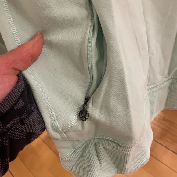 Size 4 Lululemon Stressless Pullover - Picture 3 of 5